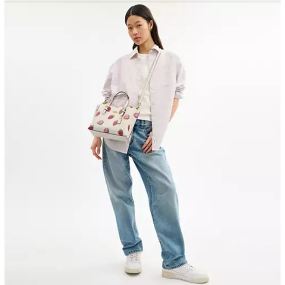 Coach Mollie Tote Bag 25 With Strawberry Print In Canvas/Gold/Chalk CAL66 NWT - Picture 5 of 11